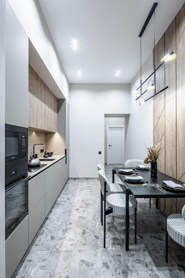 Apartment On Kulisha 28 Lviv Ngoại thất bức ảnh